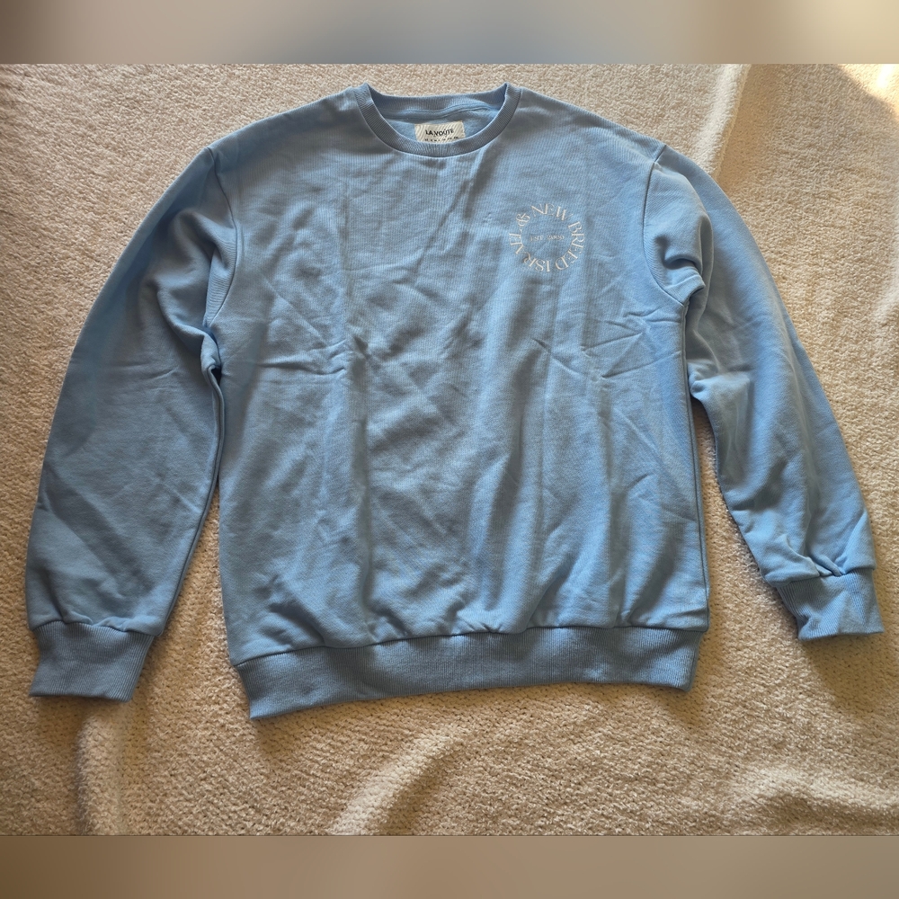 Elegant Light Blue Crewneck Sweater